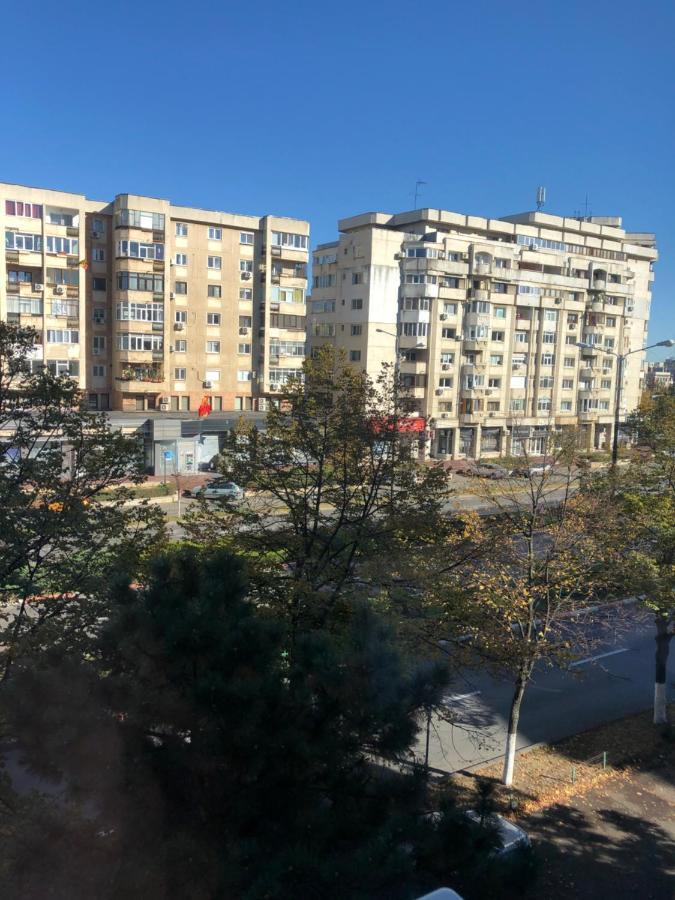 Adrian Home, Central Ploieşti Exterior foto